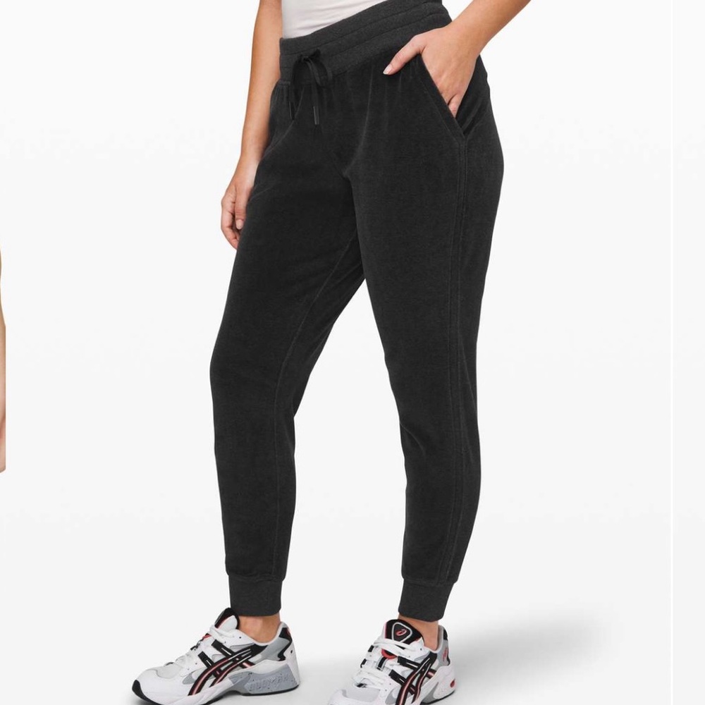 Lululemon Warm Down Jogger Velour Heathered Black Size 4